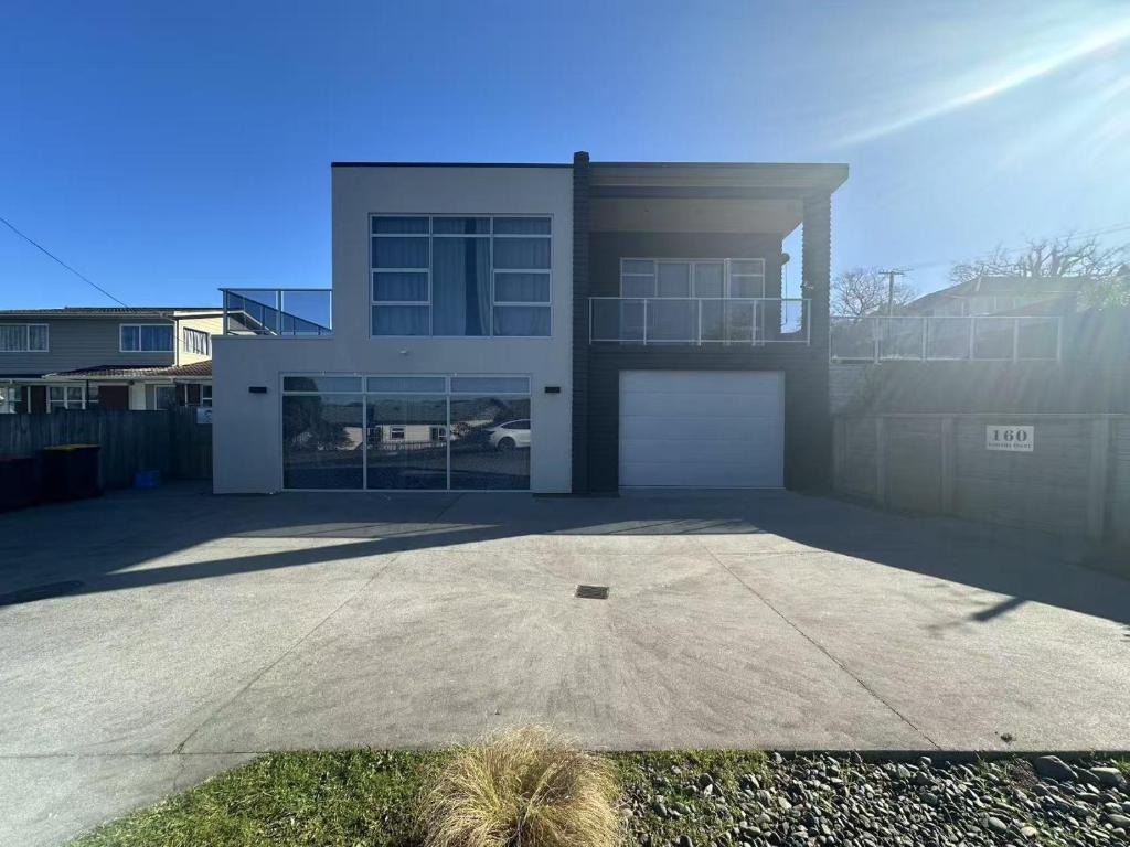 Mia's lovely home with lake view - Resim 26