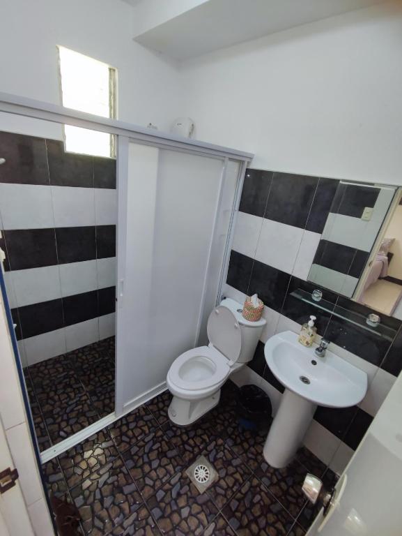 Koupelna v ubytování Antonio Homestay