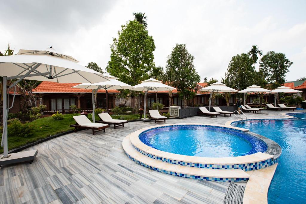 Bazén v ubytování Phi Yen Eco Resort Can Tho nebo v jeho okolí