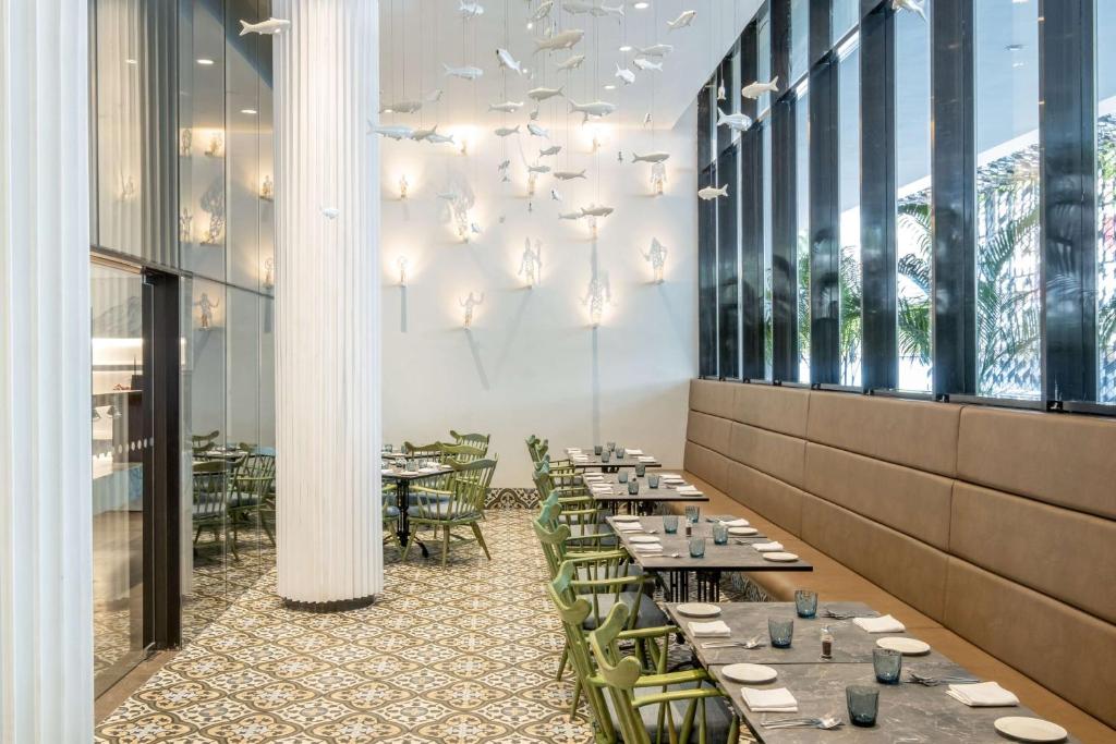 Restaurace v ubytování Hyatt Centric Candolim Goa