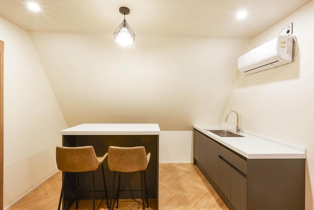 Kuchyň nebo kuchyňský kout v ubytování vane hotel