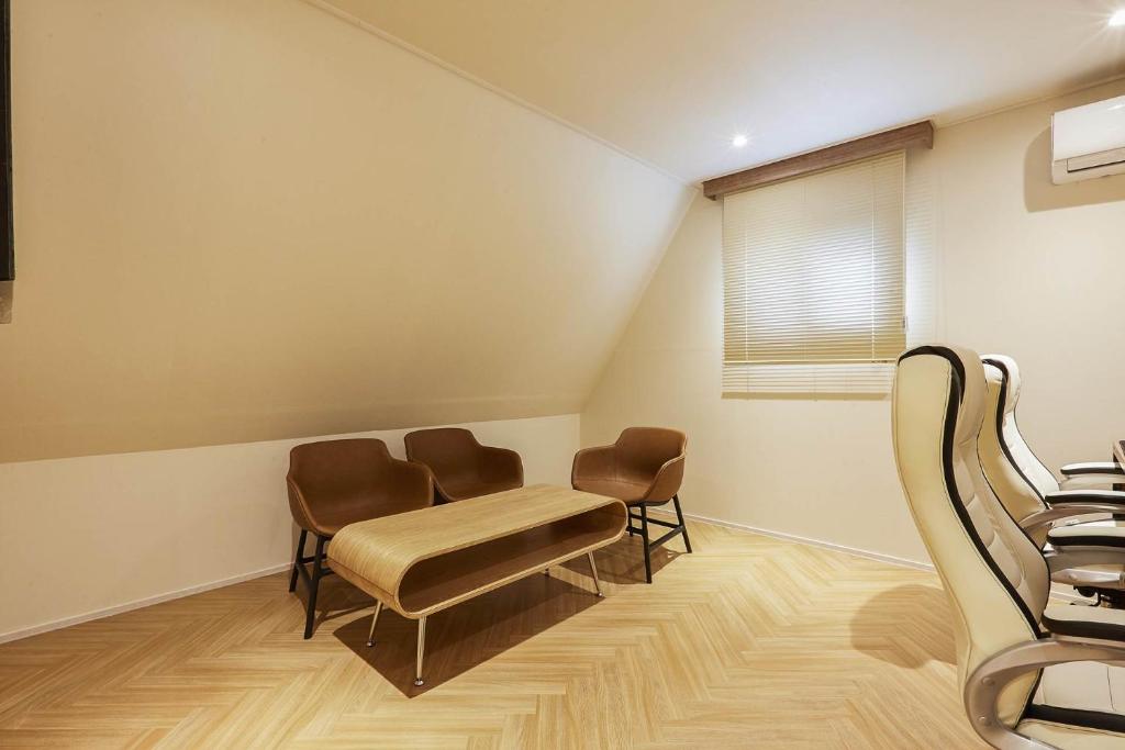 Posezení v ubytování vane hotel