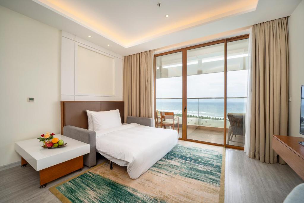 Studio Thông Nhau Có Giường Sofa Và Tầm Nhìn Ra Biển
