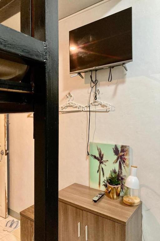 Kuchyň nebo kuchyňský kout v ubytování Hometel Barrio House Mactan