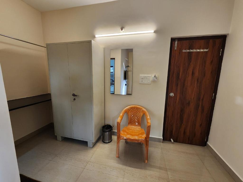 Posezení v ubytování Sai Sharad Guest House
