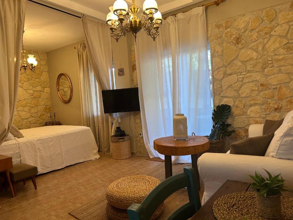 A bed or beds in a room at Hospitality M7