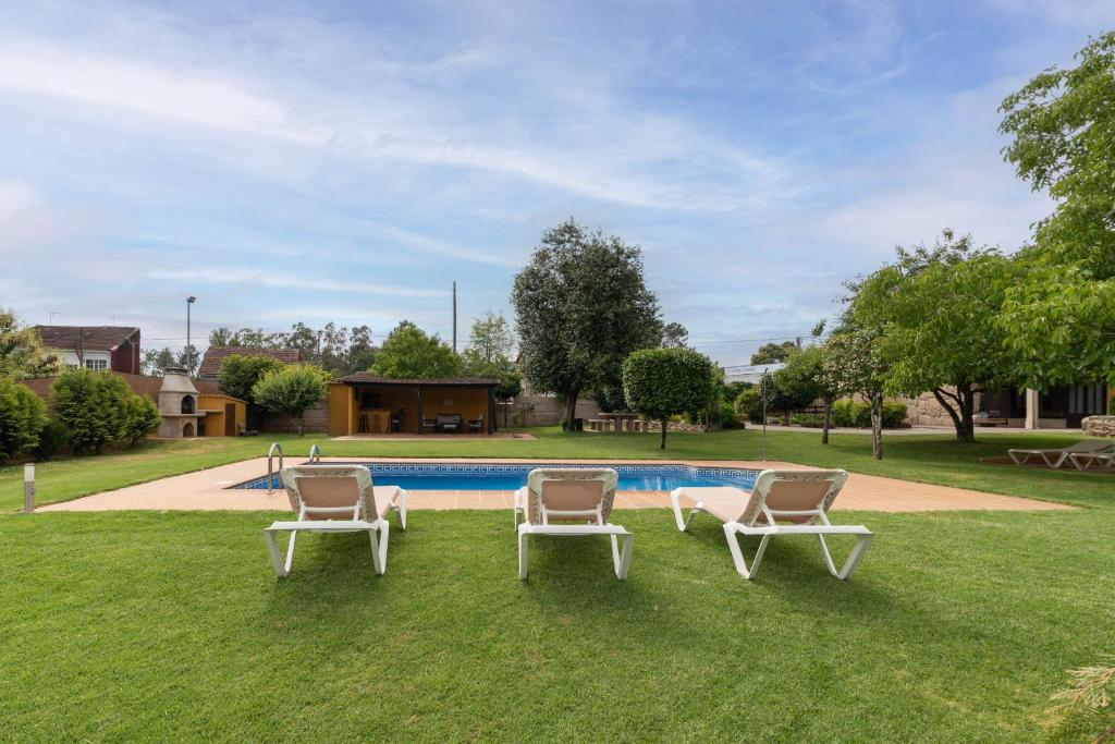 Πισίνα στο ή κοντά στο Villa with a Pool Rías Baixas