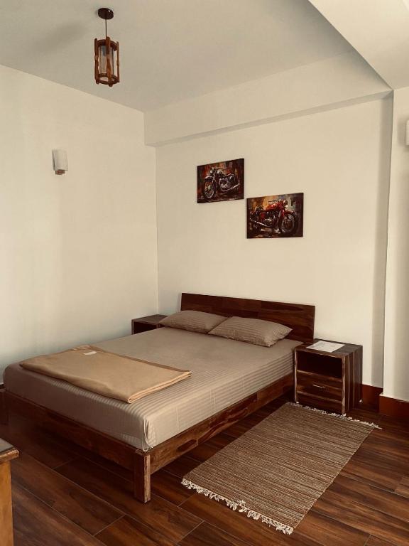 Postel nebo postele na pokoji v ubytování Denkhang bnb Geyzing west sikkim