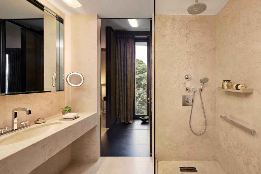 
Deluxe, Guest room, 1 King
