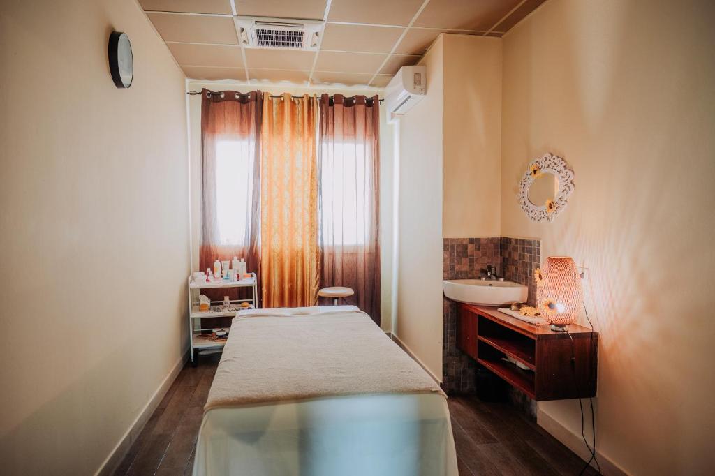 Postel nebo postele na pokoji v ubytování VOI Praia de Chaves Resort