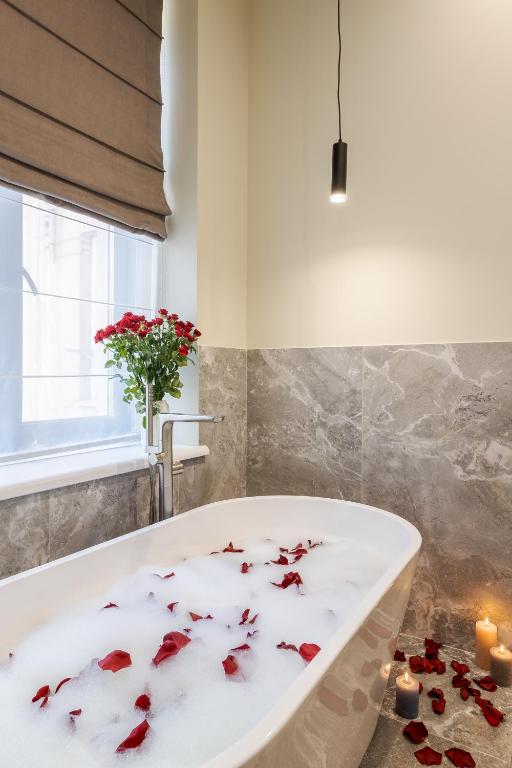 Royal apart with bathtub on Rappaporta 15 фото 8