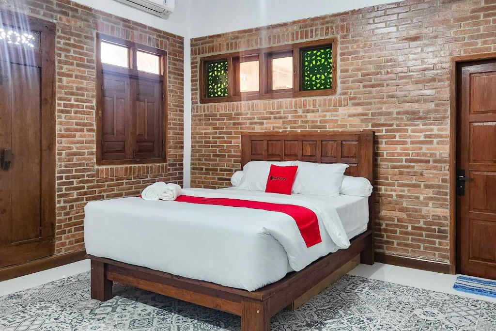 RedDoorz near Stasiun Sragen - Chambre Double De Luxe