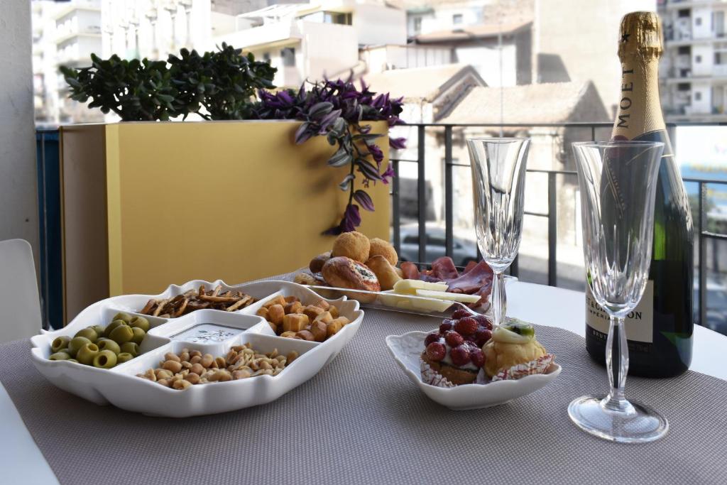 CATANIA LIVING ROOMS - 6