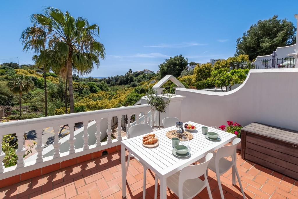 Las Palmas 2a Oasis Properties