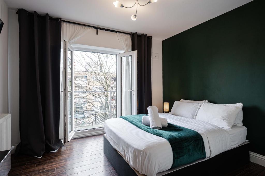 
Double Room with Shared Bathroom
