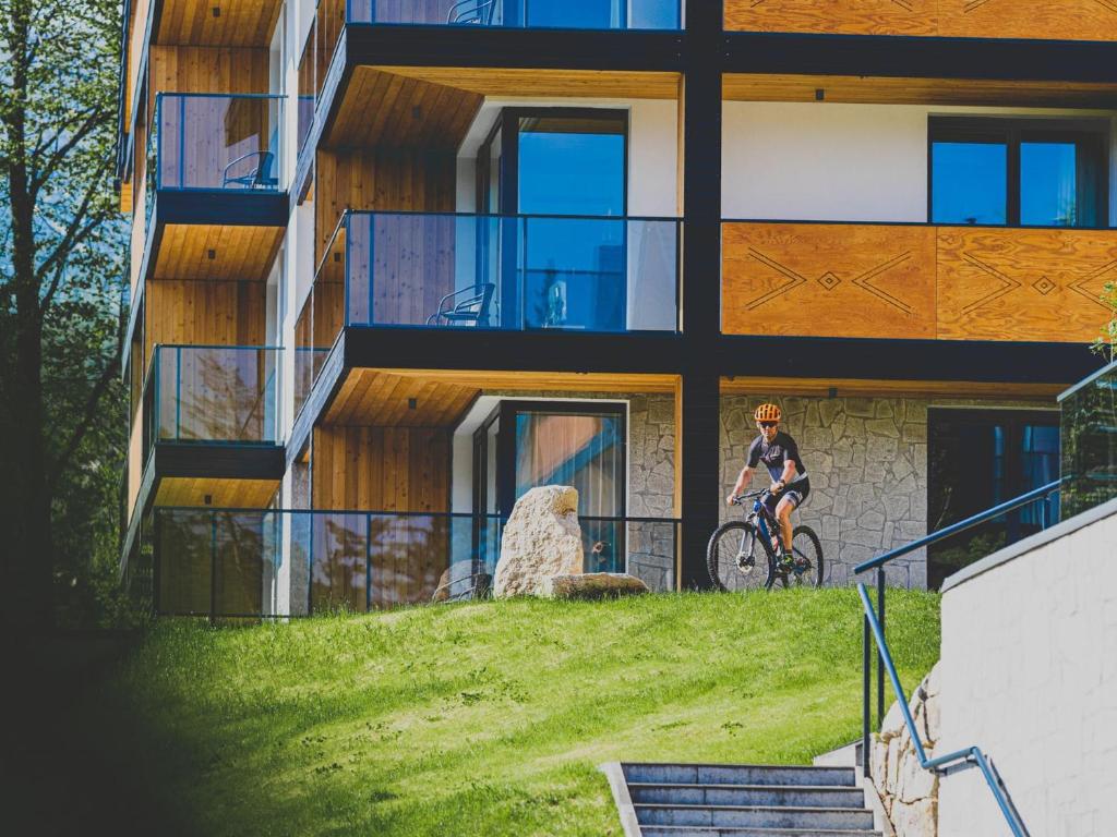 Jízda na kole v ubytování Tremonti Hotel Karpacz nebo okolí