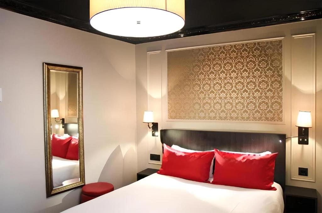 Hôtel Le Montmartre Saint Pierre - Resim 21