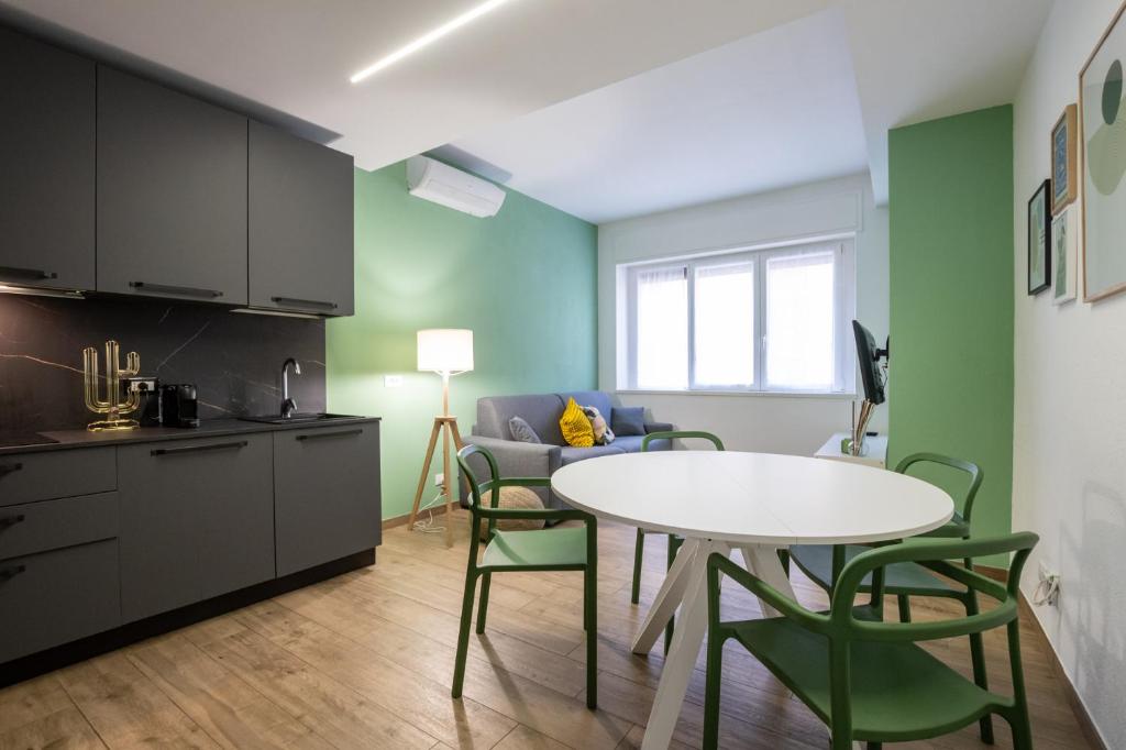 Quiet Navigli Apartment - Walk to Navigli - Tortona Design District - Salone del Mobile