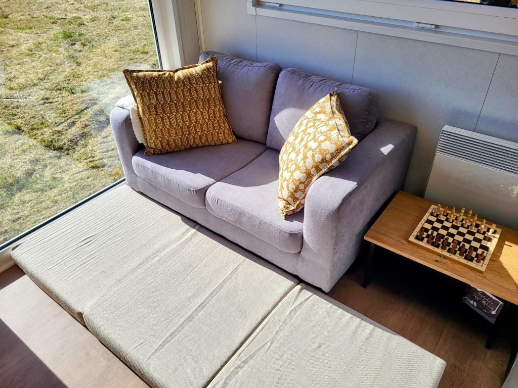 Posezení v ubytování Sóltún -A cozy modern cabin in Klettaholt by the Golden Circle