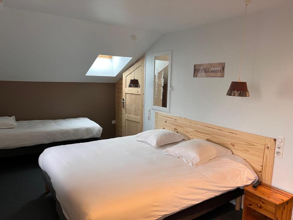 Hôtel du Puy Ferrand , Restaurant La Table de l'Ours - Vijfpersoonskamer Met Uitzicht Op Sancy