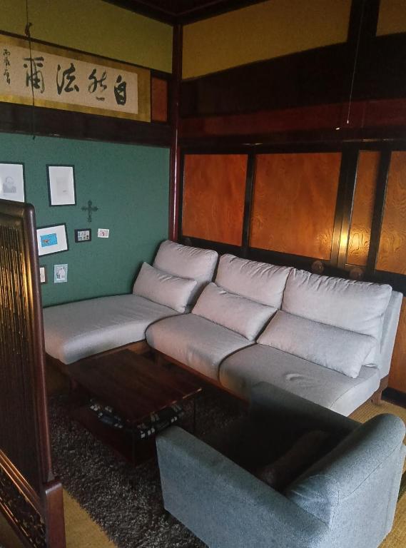 Posezení v ubytování 駅前宿舎 禪 shared house zen
