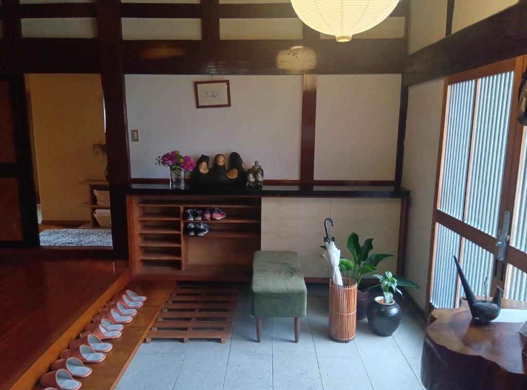Posezení v ubytování 駅前宿舎 禪 shared house zen