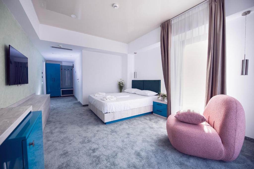 
Deluxe Double Room with Side Sea View
