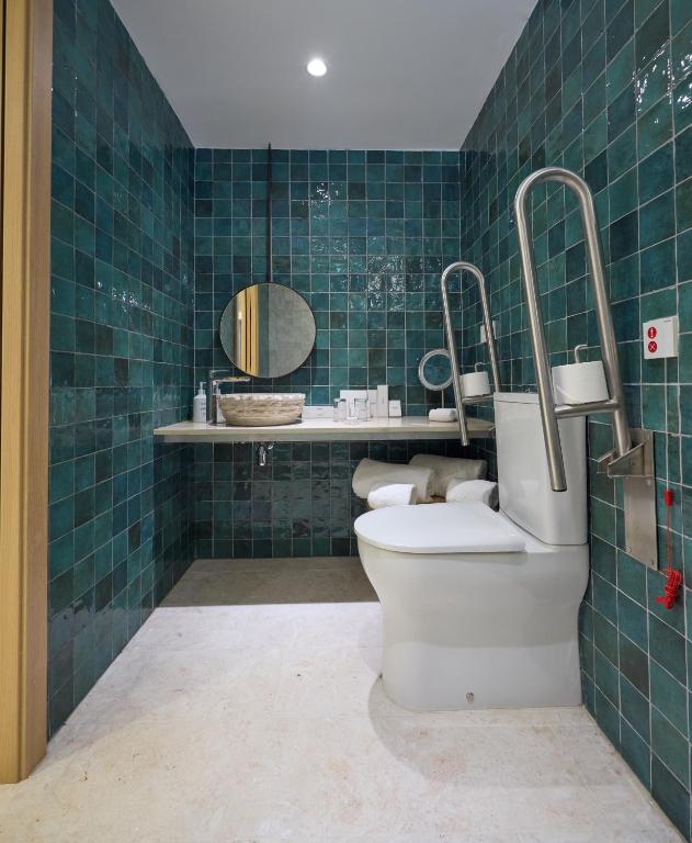 Cala San Miguel Ibiza Resort, Adults only, Curio Collection by Hilton - 高级特大号床间 - 带无障碍设施