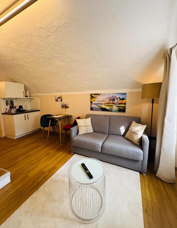 APT. STONE-LODGE - 2