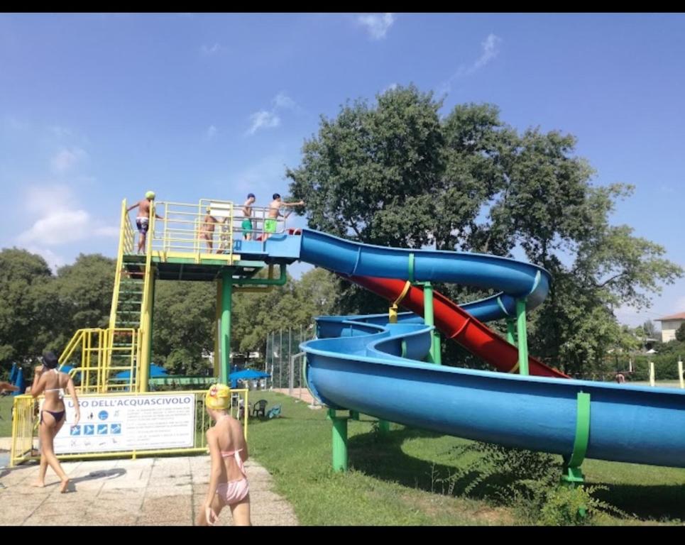 Bazén v ubytování Dimora Poderina Cod Z01019 nebo v jeho okolí