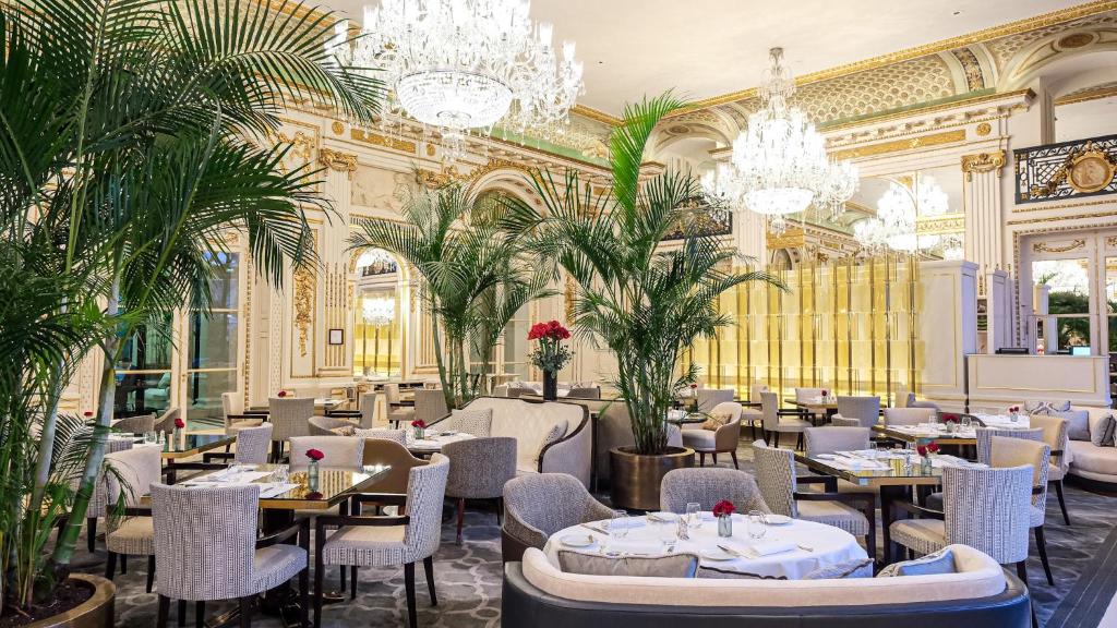 Restaurace v ubytování The Peninsula Paris