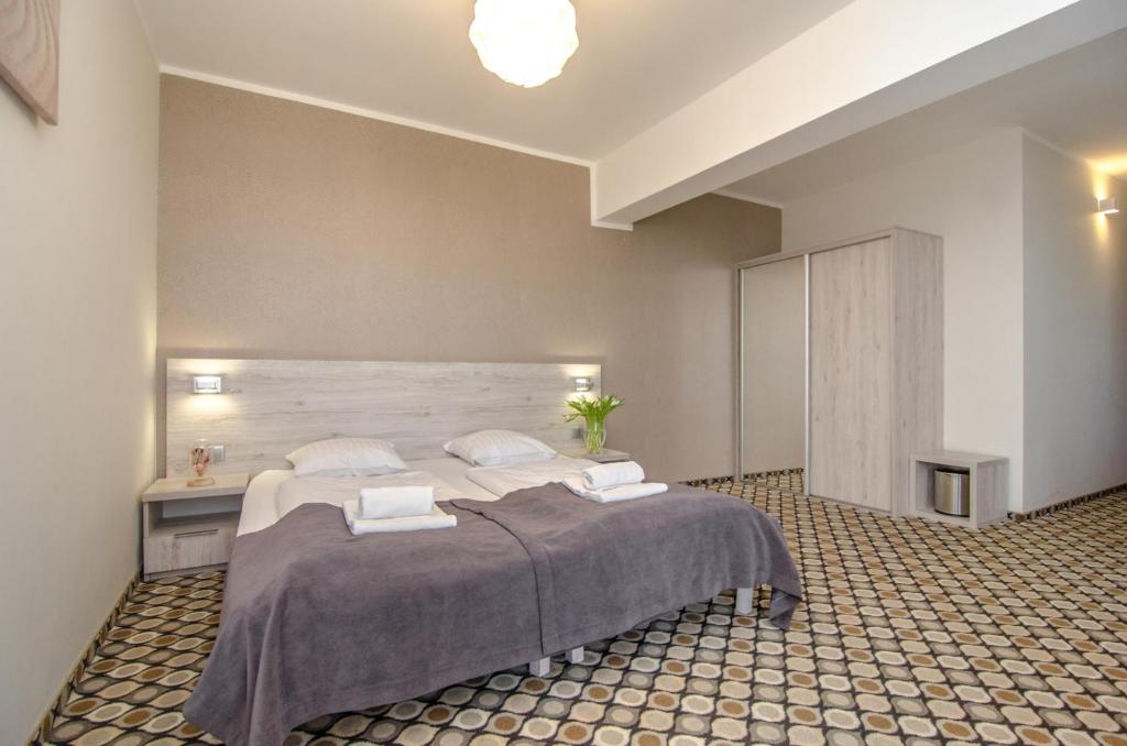 Marina Mielno z widokiem na jezioro - 1