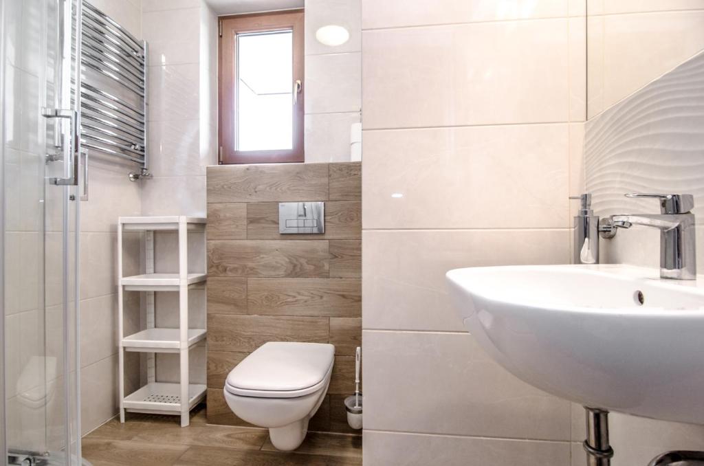 Marina Mielno z widokiem na jezioro - 18