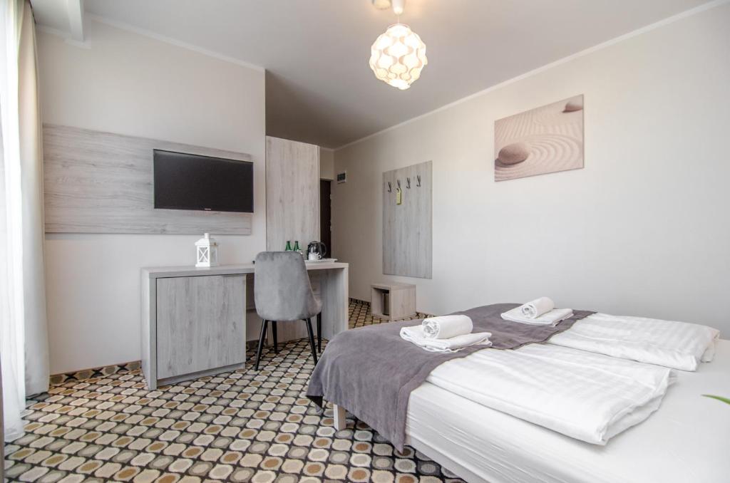 Marina Mielno z widokiem na jezioro - 11