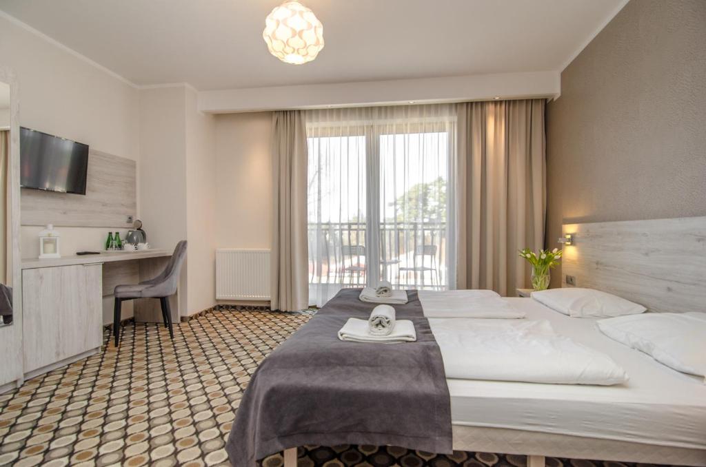 Marina Mielno z widokiem na jezioro - 17