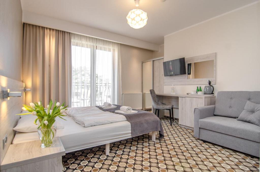 Marina Mielno z widokiem na jezioro - 9