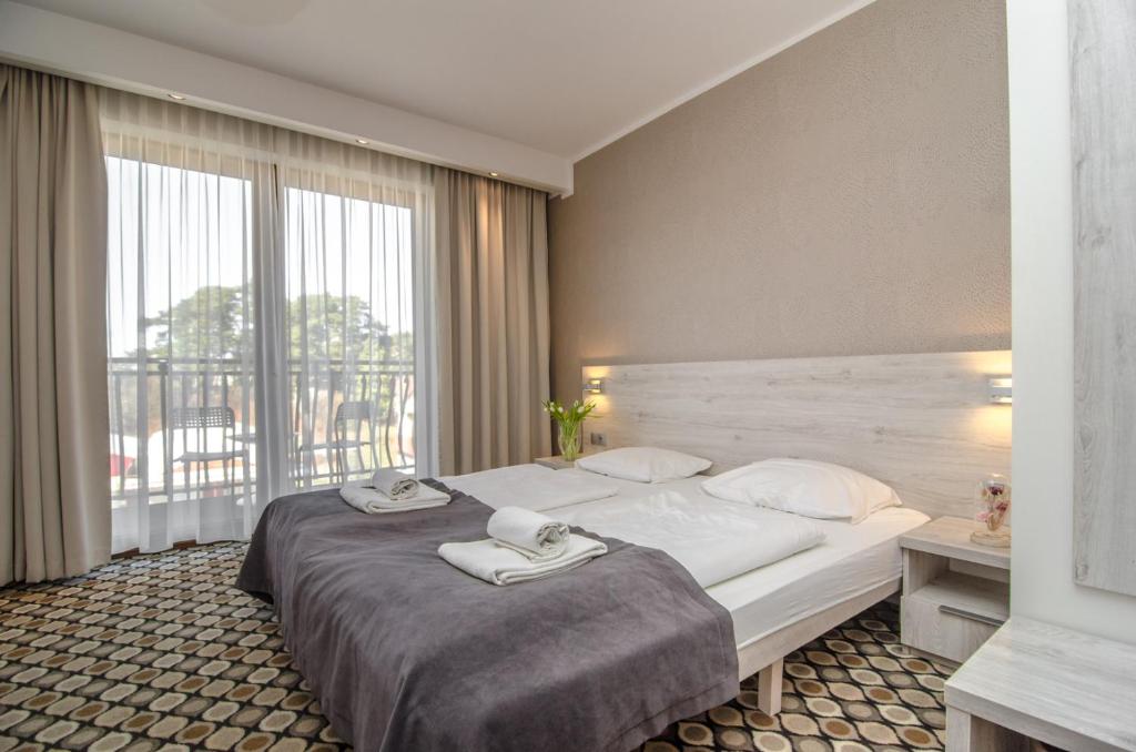 Marina Mielno z widokiem na jezioro - 19