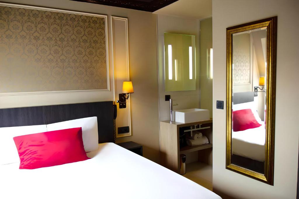 Hôtel Le Montmartre Saint Pierre - Resim 25