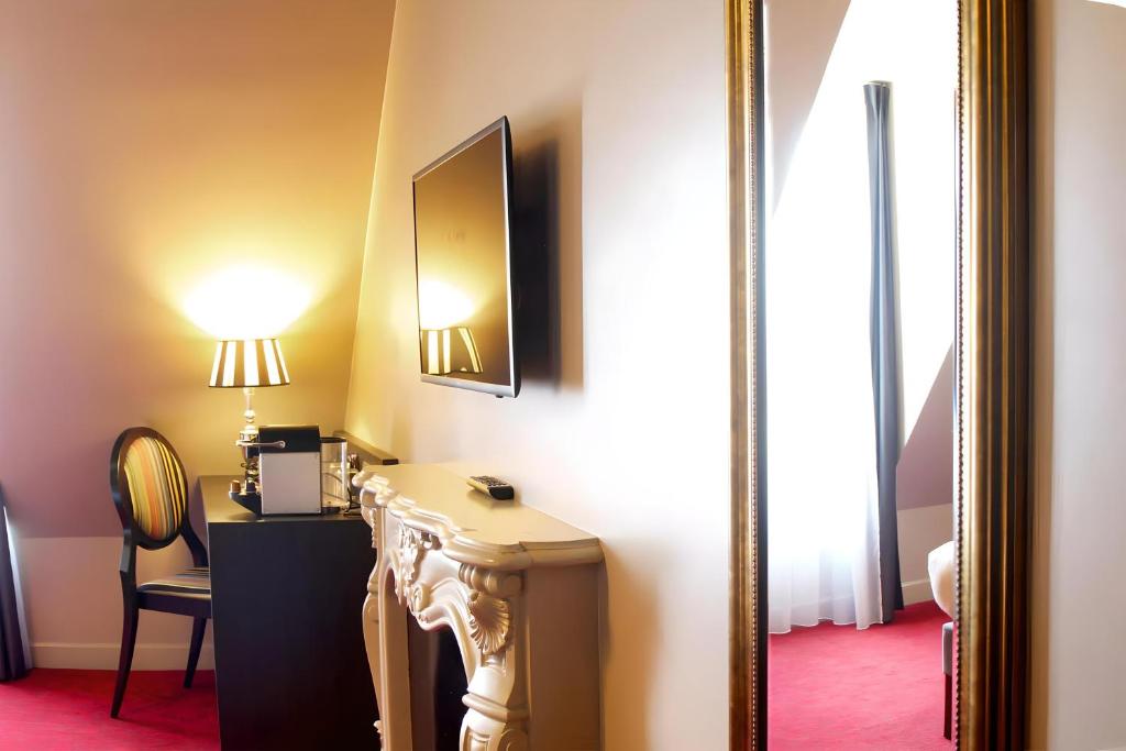 Hôtel Le Montmartre Saint Pierre - Resim 33