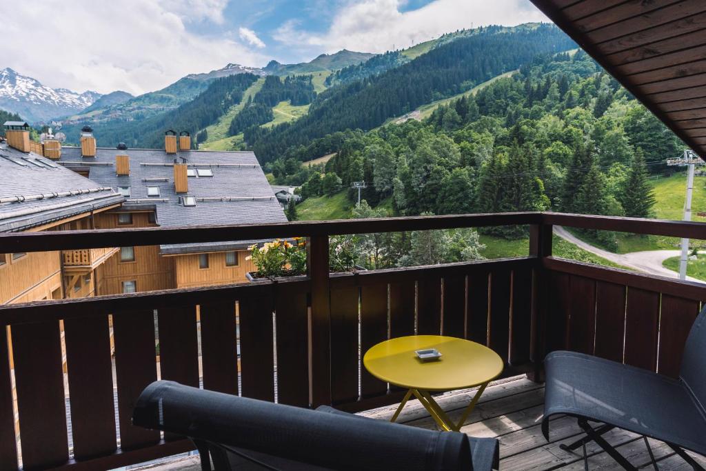 Nespecifikovaný výhled na hory nebo výhled na hory při pohledu z hotelu