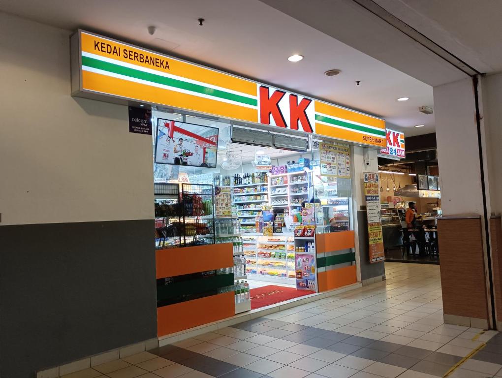 Supermarket nebo jiné obchody v  penzionu nebo okolí