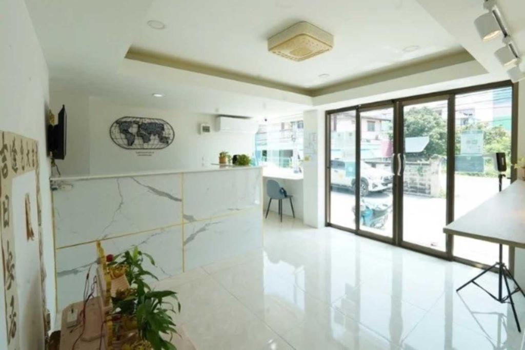 RQ Suvarnabhumi Airport by Collection O - Resim 20