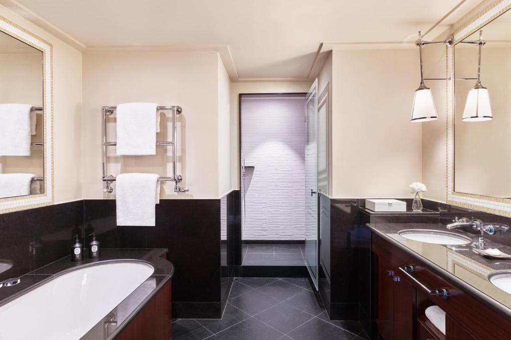 Hôtel Barrière Fouquet's Paris - Resim 30