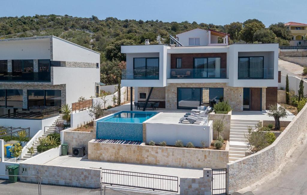 Πισίνα στο ή κοντά στο Lovely Home In Razanj