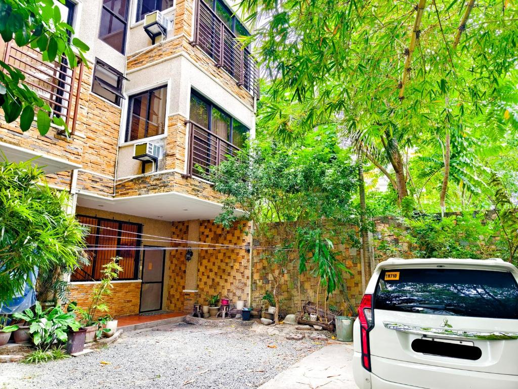 Townhouse 4BR in La Guardia near IT Park Cebu City