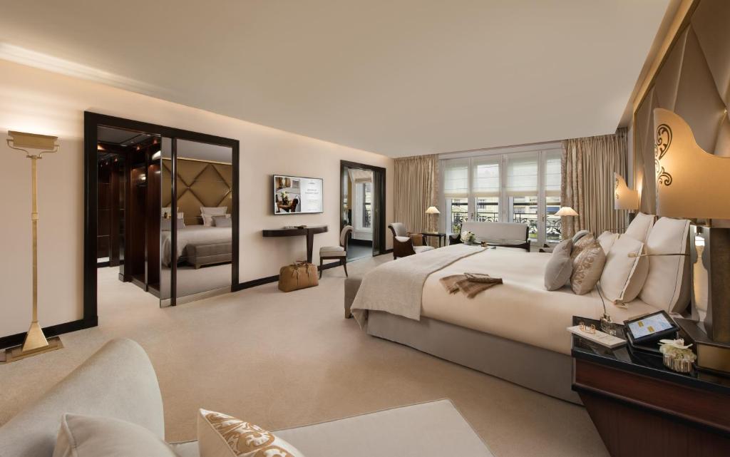 Posezení v ubytování Hôtel Barrière Fouquet's Paris