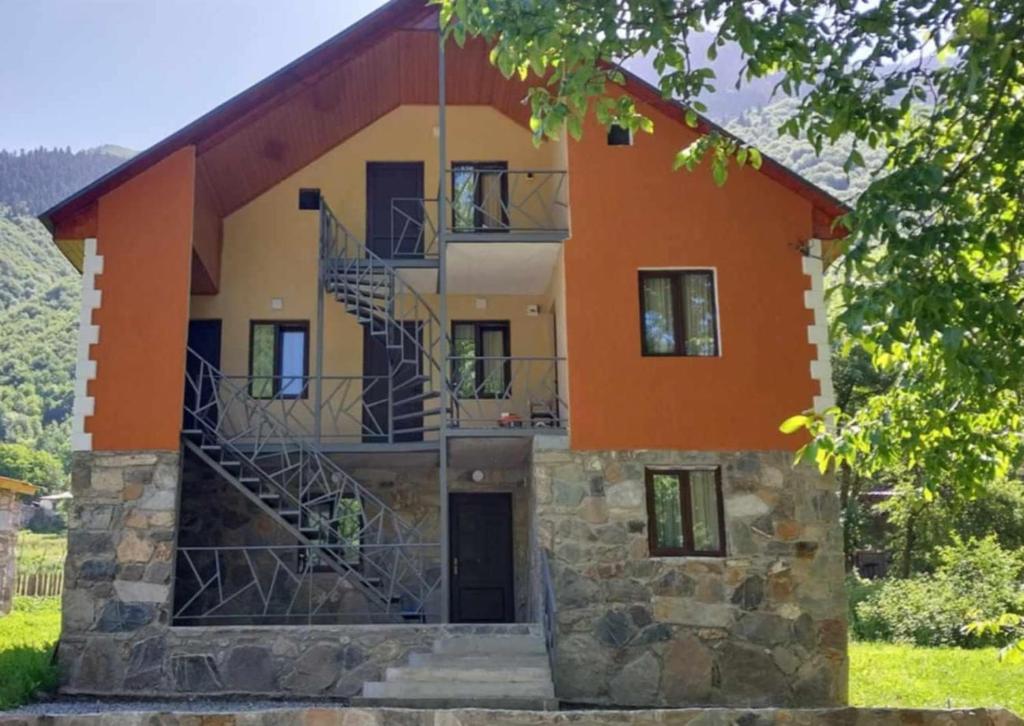 Budova, kde se hotel nachází