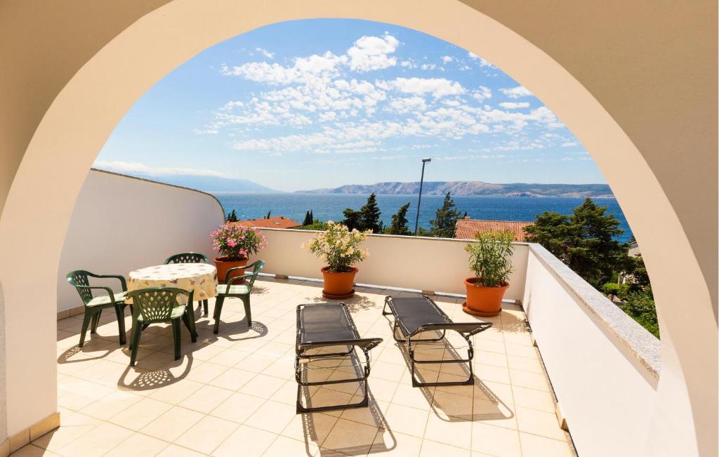 Gorgeous Apartment In Novi Vinodolski With Wifi