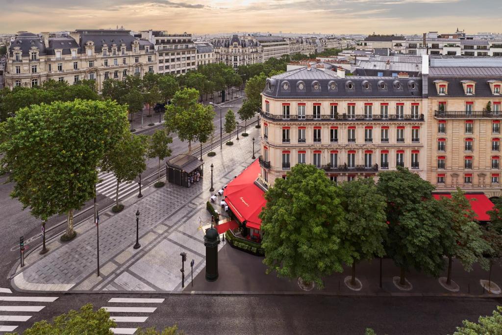 Hôtel Barrière Fouquet's Paris - Resim 2