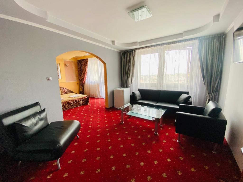 Posezení v ubytování Intourist-Zakarpattia Hotel